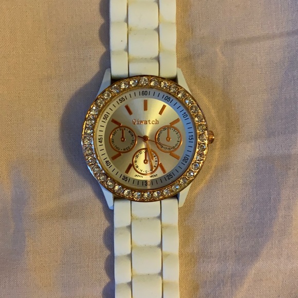 Watch - Picture 3 of 3